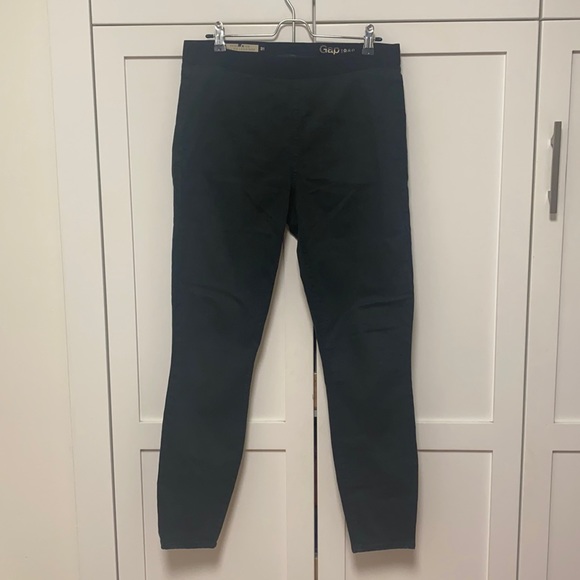 2/$10- GAP- High Resolution Pull On Leggings - Picture 2 of 10